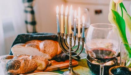 九游体育官网-球队内部风波：某俱乐部管理层引发众怒，球队管理方案