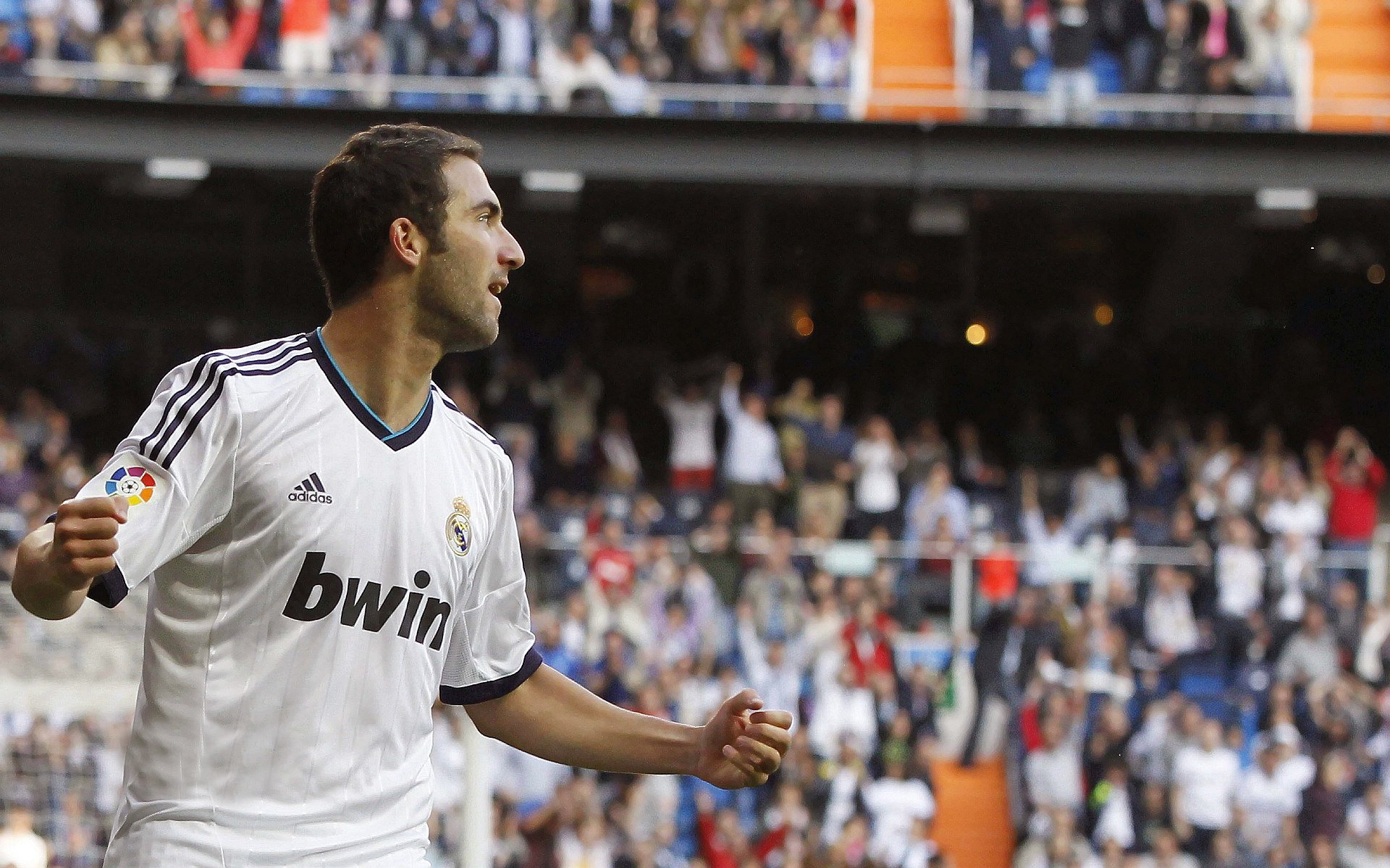 五大联赛裁判争议判罚对比赛走势的潜在影响,五大联赛裁判薪资